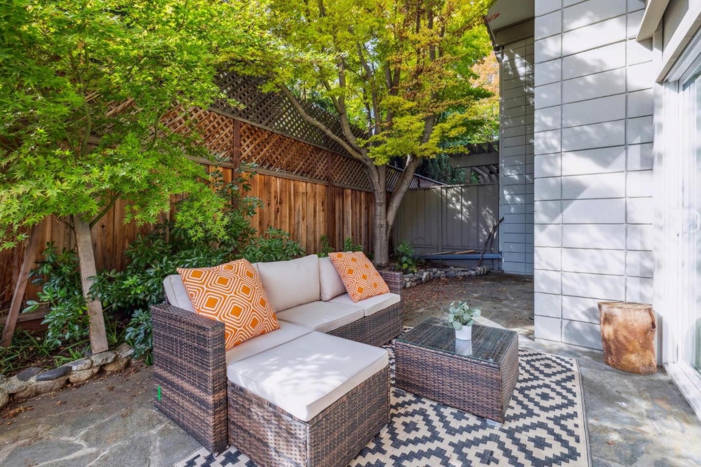 Detail Gallery Image 24 of 51 For 64 Los Altos Sq, Los Altos,  CA 94022 - 2 Beds | 2/1 Baths