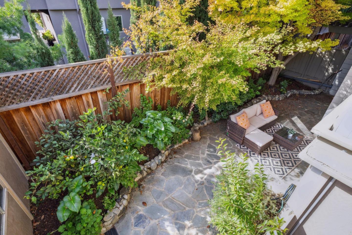 Detail Gallery Image 26 of 51 For 64 Los Altos Sq, Los Altos,  CA 94022 - 2 Beds | 2/1 Baths