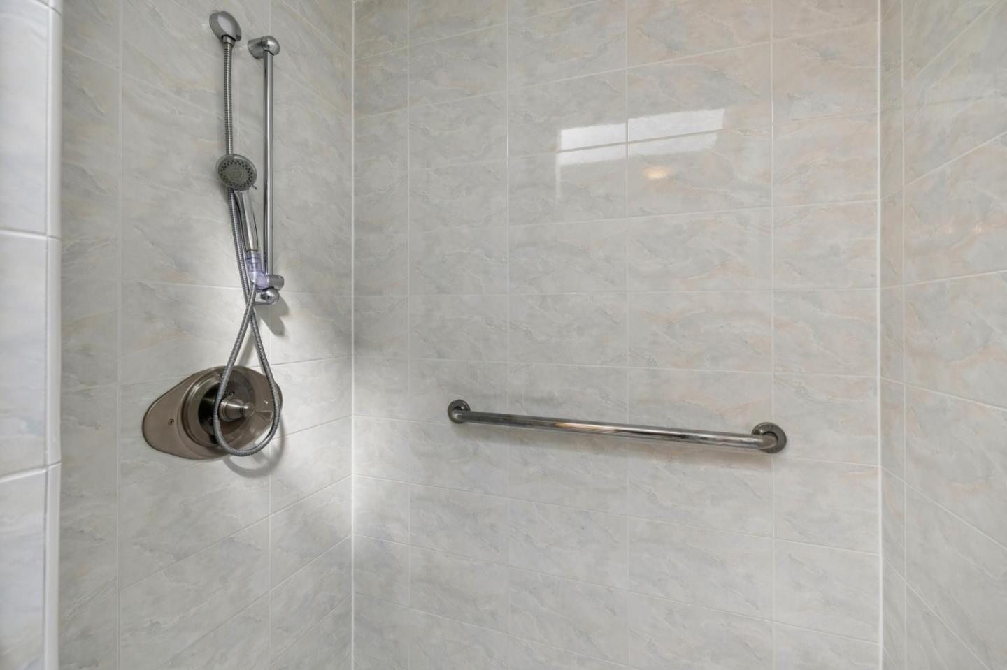 Detail Gallery Image 42 of 51 For 64 Los Altos Sq, Los Altos,  CA 94022 - 2 Beds | 2/1 Baths