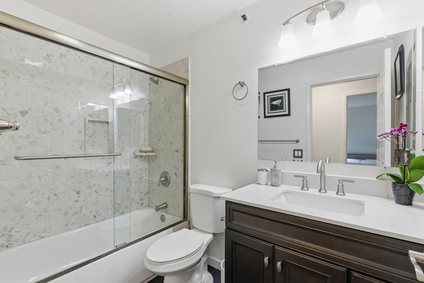 Detail Gallery Image 17 of 32 For 673 Royston Ln #233,  Hayward,  CA 94544 - 3 Beds | 2 Baths