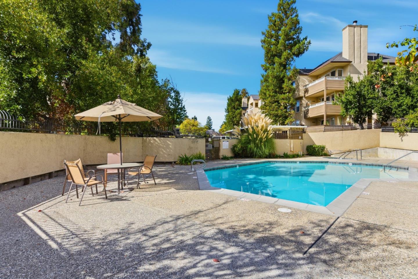 Detail Gallery Image 30 of 32 For 673 Royston Ln #233,  Hayward,  CA 94544 - 3 Beds | 2 Baths