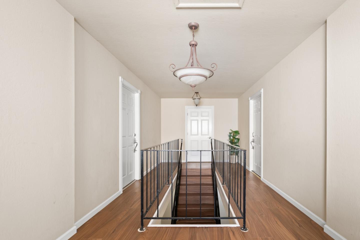 Detail Gallery Image 5 of 76 For 600 Pennsylvania Ave #21,  Los Gatos,  CA 95030 - 1 Beds | 1/1 Baths