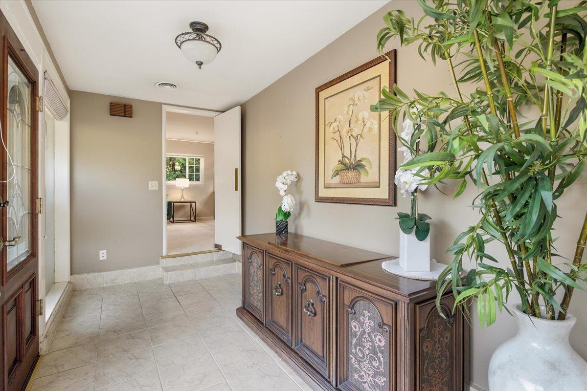 Detail Gallery Image 7 of 34 For 20510 Brookwood Ln, Saratoga,  CA 95070 - 2 Beds | 2 Baths