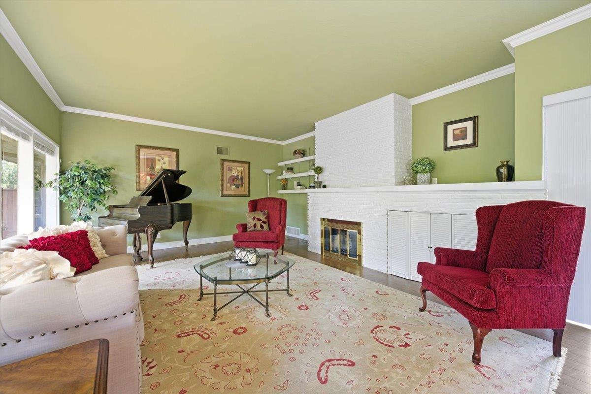 Detail Gallery Image 9 of 34 For 20510 Brookwood Ln, Saratoga,  CA 95070 - 2 Beds | 2 Baths