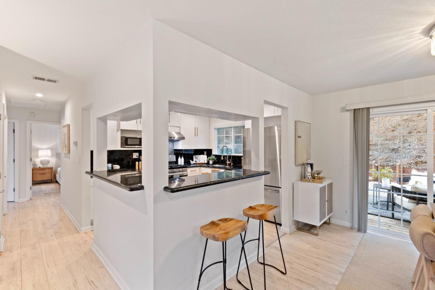 Detail Gallery Image 8 of 31 For 1075 Crespi Dr, Pacifica,  CA 94044 - 3 Beds | 2 Baths