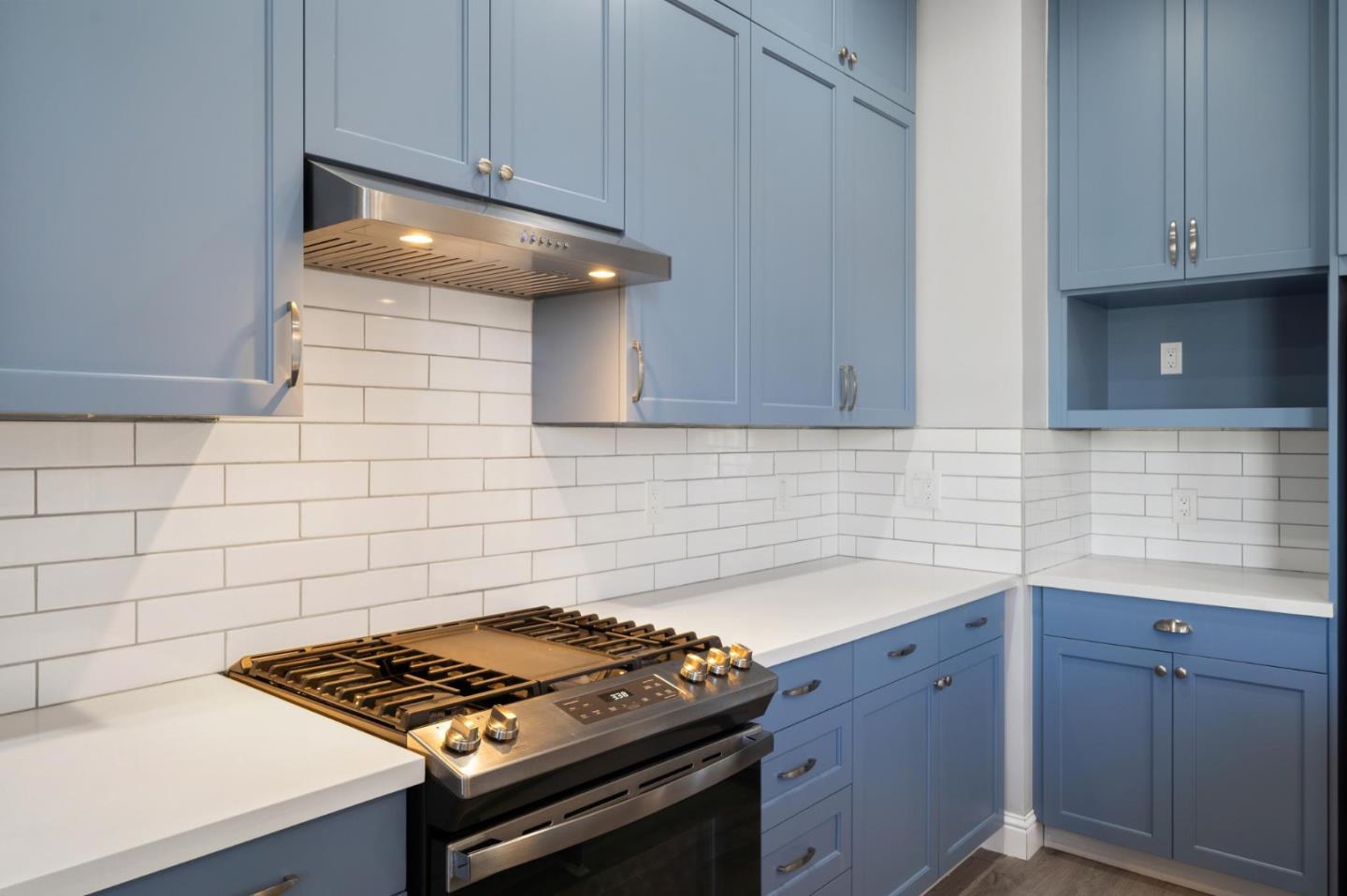 Detail Gallery Image 16 of 117 For 3000-3006 26th St, San Francisco,  CA 94110 - – Beds | – Baths