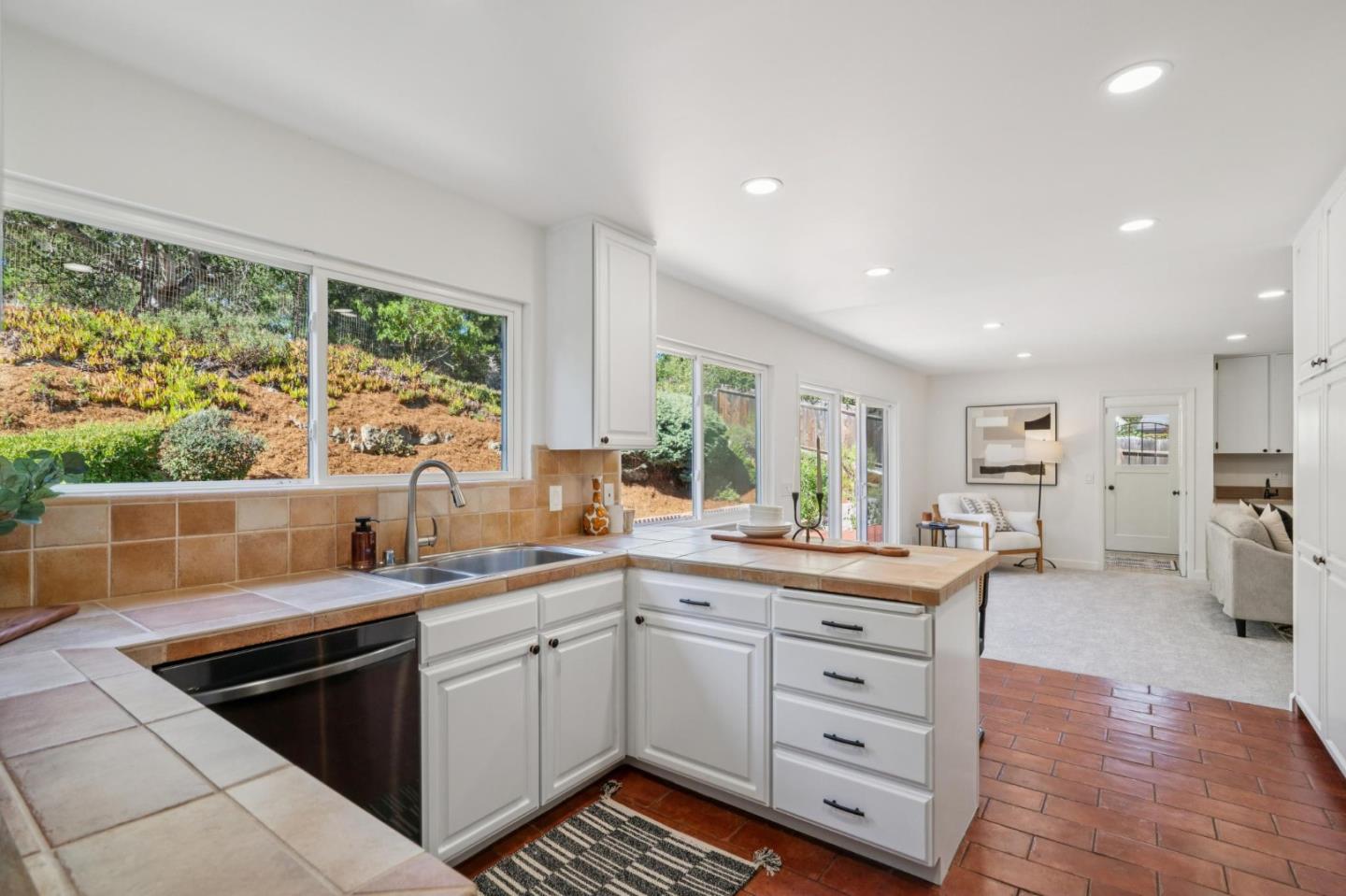 Detail Gallery Image 14 of 47 For 25682 Carmel Knolls Dr, Carmel,  CA 93923 - 4 Beds | 2/2 Baths