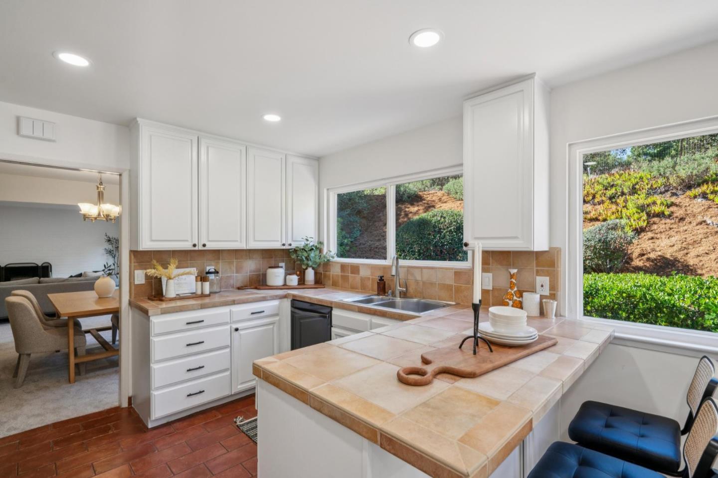 Detail Gallery Image 16 of 47 For 25682 Carmel Knolls Dr, Carmel,  CA 93923 - 4 Beds | 2/2 Baths