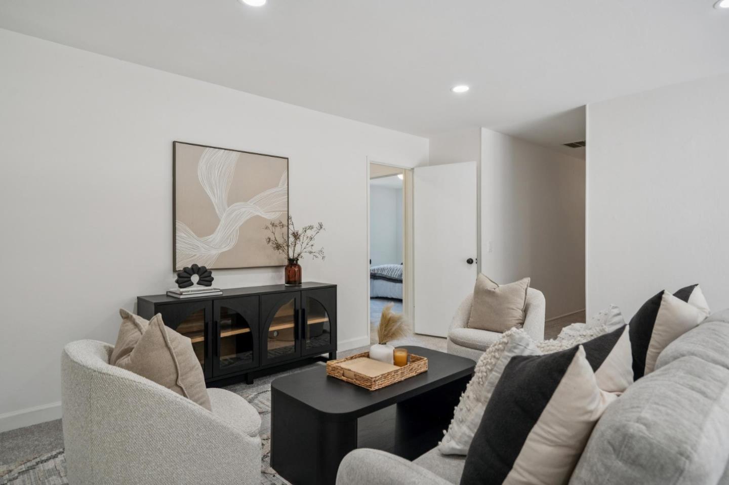 Detail Gallery Image 22 of 47 For 25682 Carmel Knolls Dr, Carmel,  CA 93923 - 4 Beds | 2/2 Baths