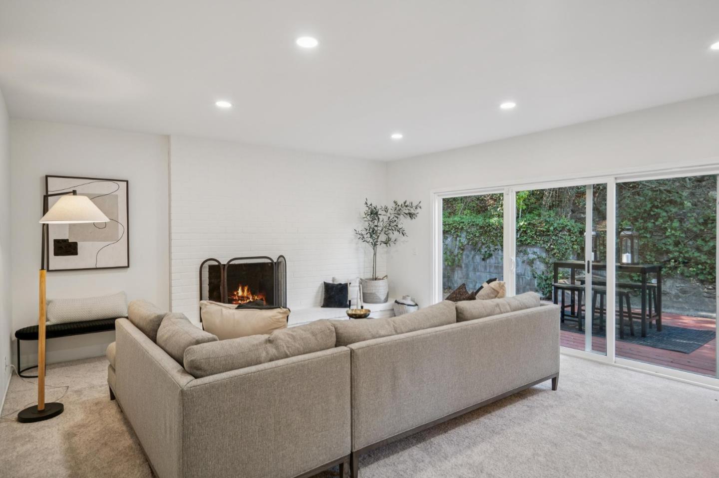 Detail Gallery Image 6 of 47 For 25682 Carmel Knolls Dr, Carmel,  CA 93923 - 4 Beds | 2/2 Baths
