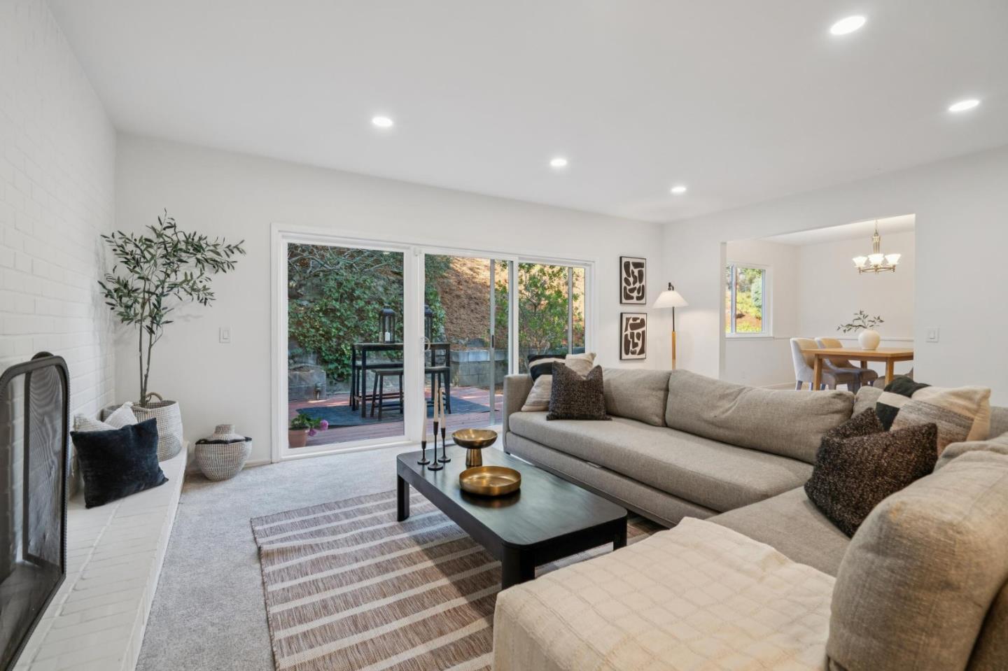 Detail Gallery Image 9 of 47 For 25682 Carmel Knolls Dr, Carmel,  CA 93923 - 4 Beds | 2/2 Baths