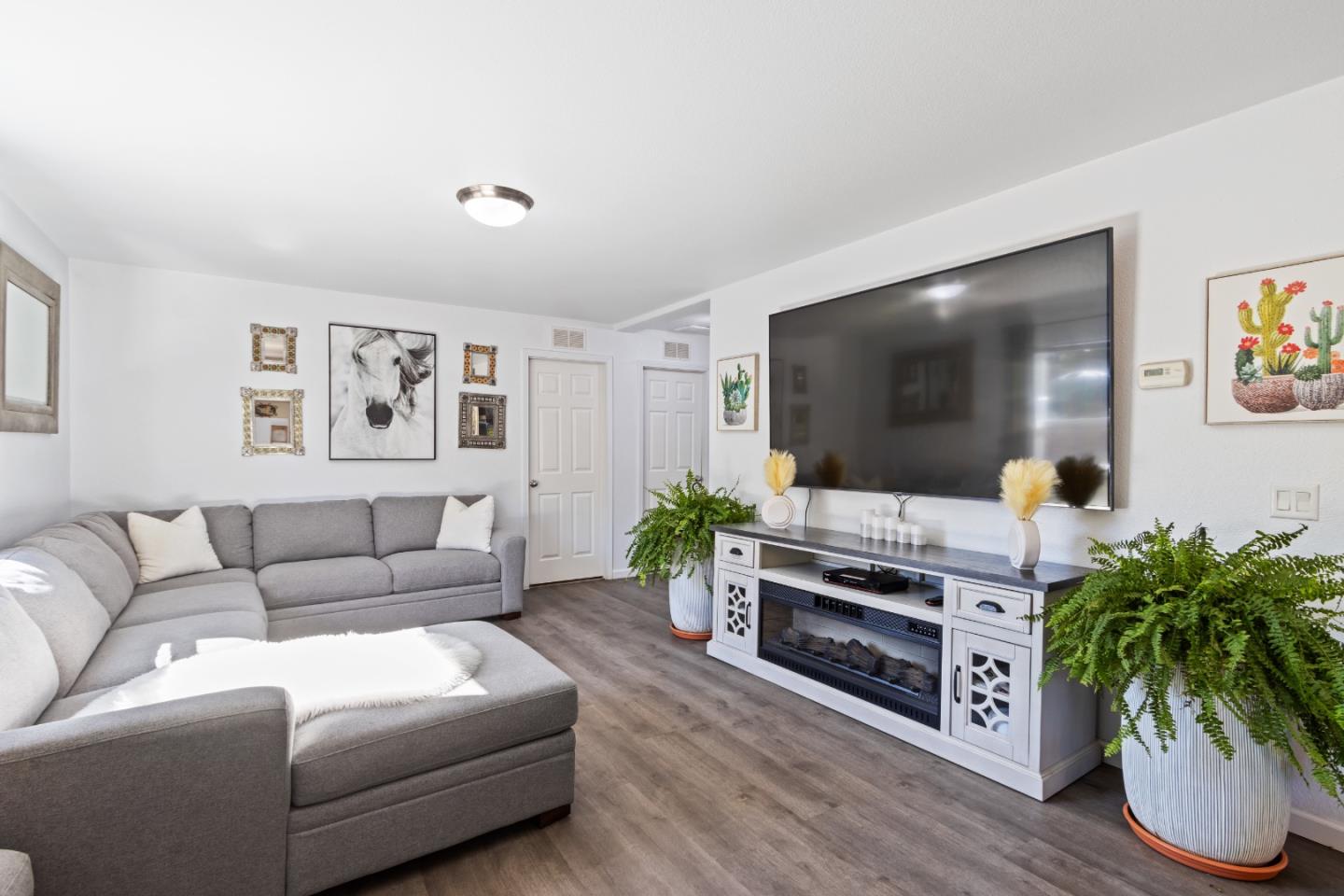 Detail Gallery Image 4 of 71 For 37200 Nason Rd #18,  Carmel Valley,  CA 93924 - 4 Beds | 2 Baths