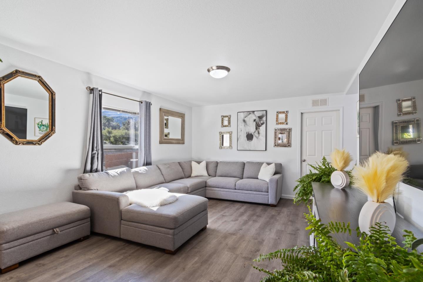 Detail Gallery Image 5 of 71 For 37200 Nason Rd #18,  Carmel Valley,  CA 93924 - 4 Beds | 2 Baths