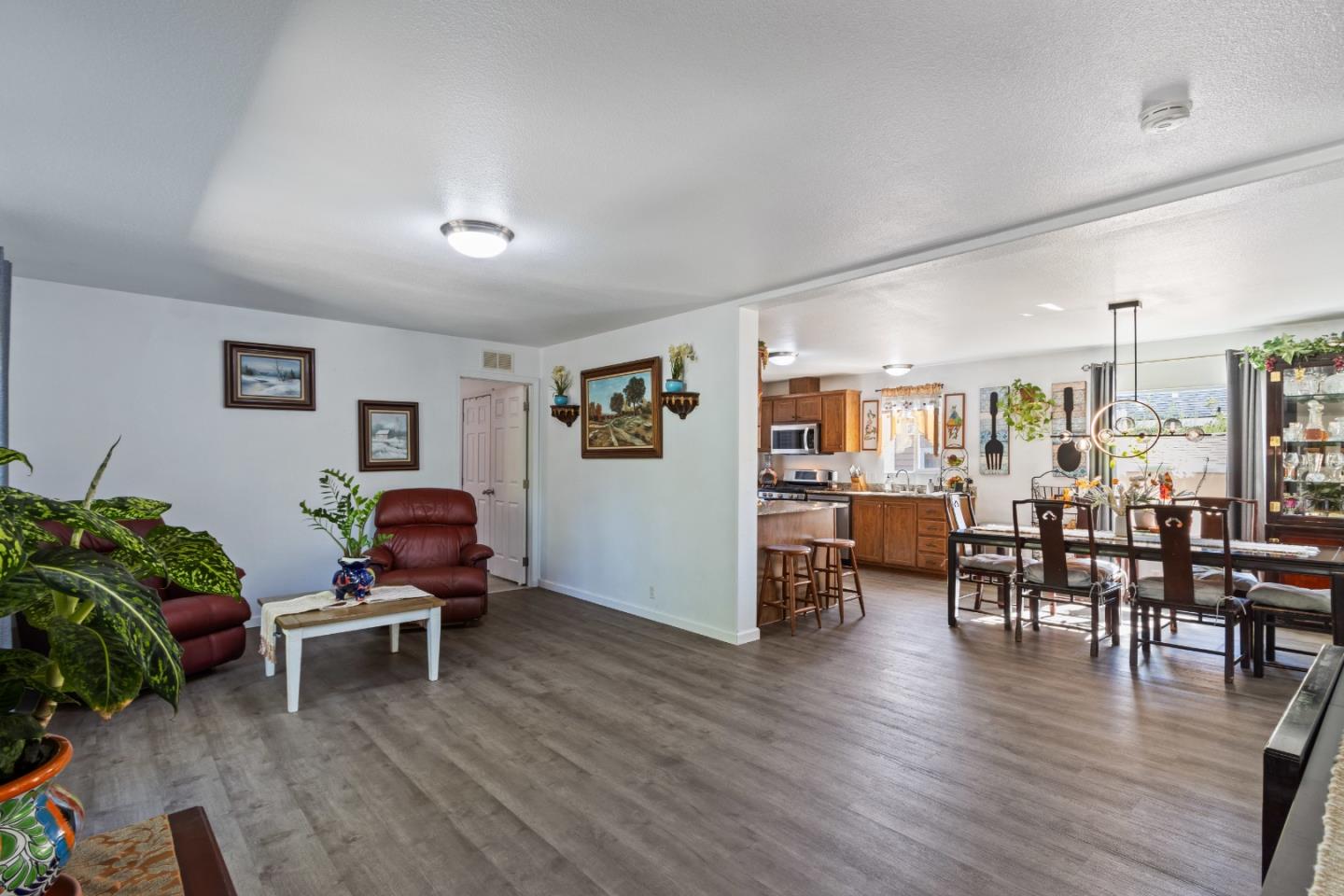 Detail Gallery Image 7 of 71 For 37200 Nason Rd #18,  Carmel Valley,  CA 93924 - 4 Beds | 2 Baths