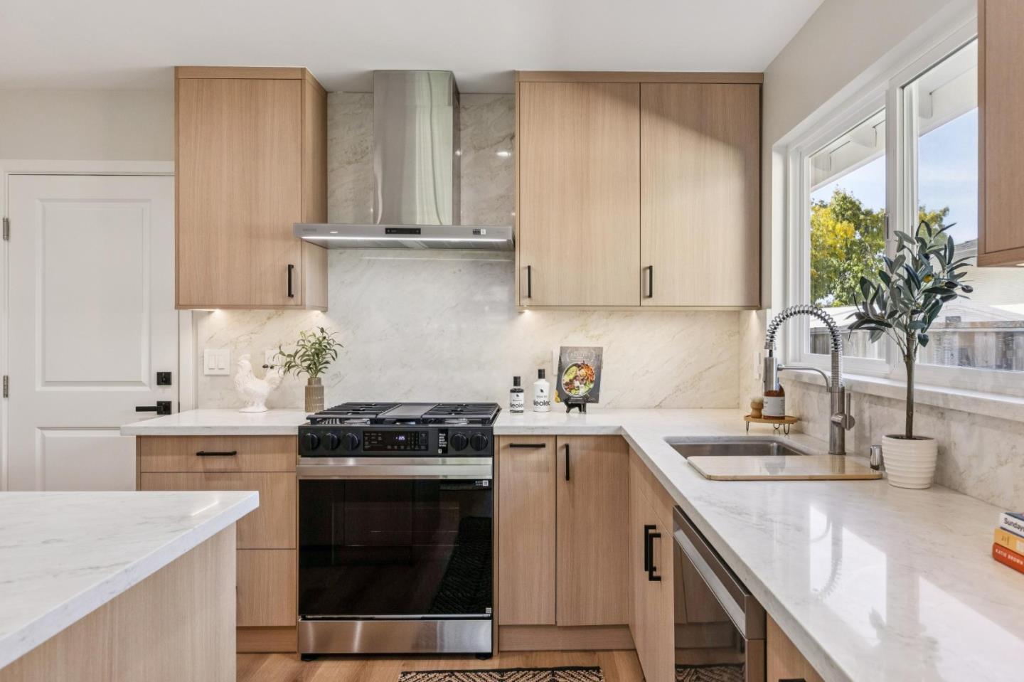 Detail Gallery Image 34 of 76 For 2009 Trinity St, San Mateo,  CA 94403 - 3 Beds | 2 Baths