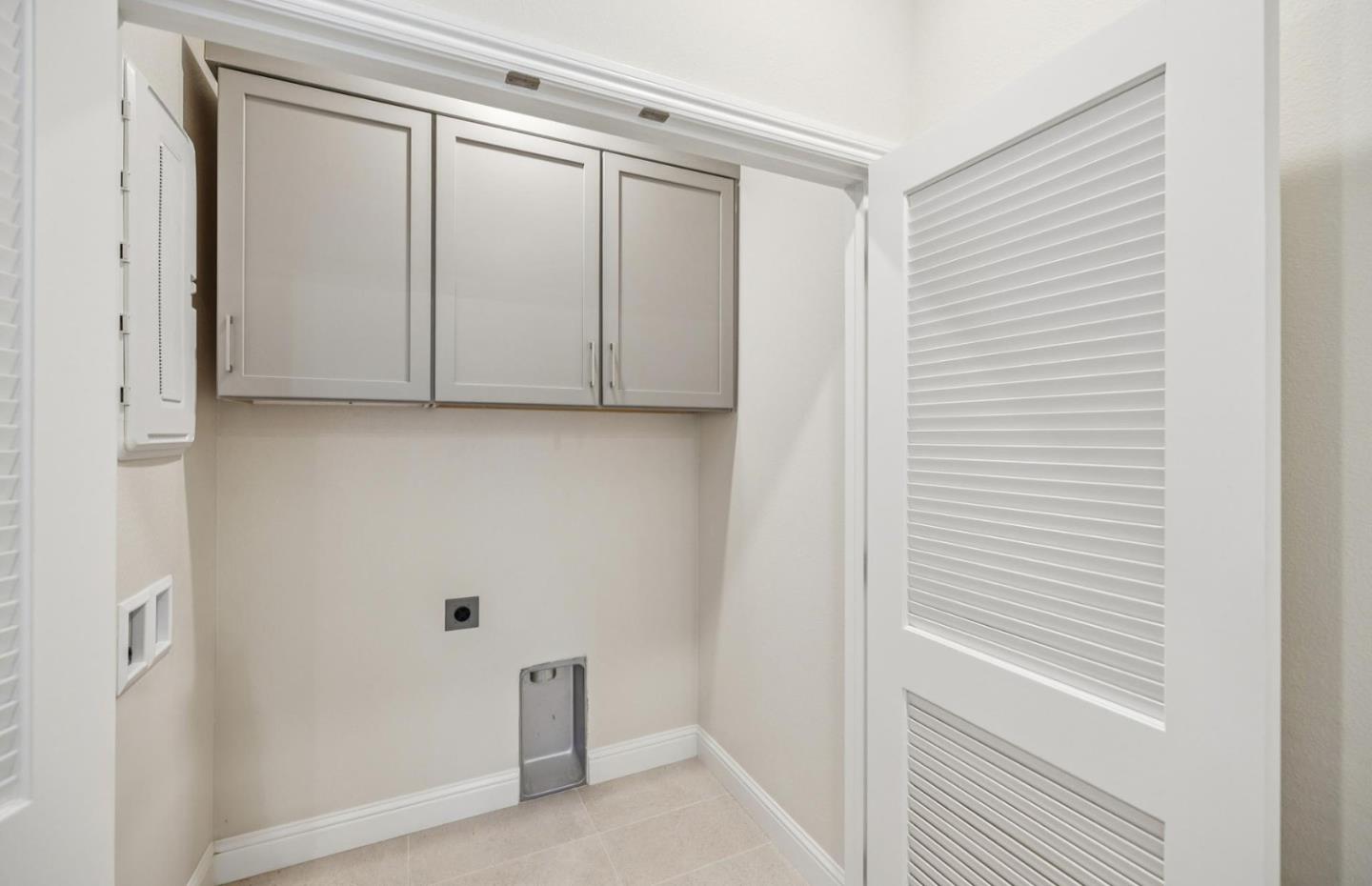 Detail Gallery Image 23 of 34 For 2417 Willow Way, San Mateo,  CA 94403 - 3 Beds | 3 Baths