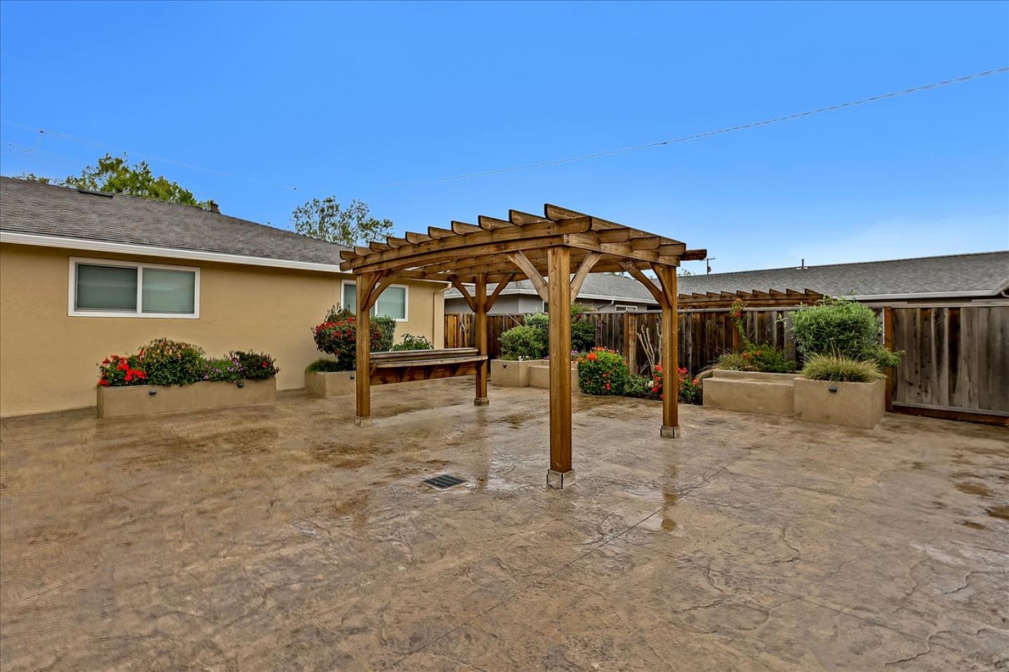 Detail Gallery Image 4 of 12 For 2205 Royal Dr, Santa Clara,  CA 95050 - – Beds | – Baths