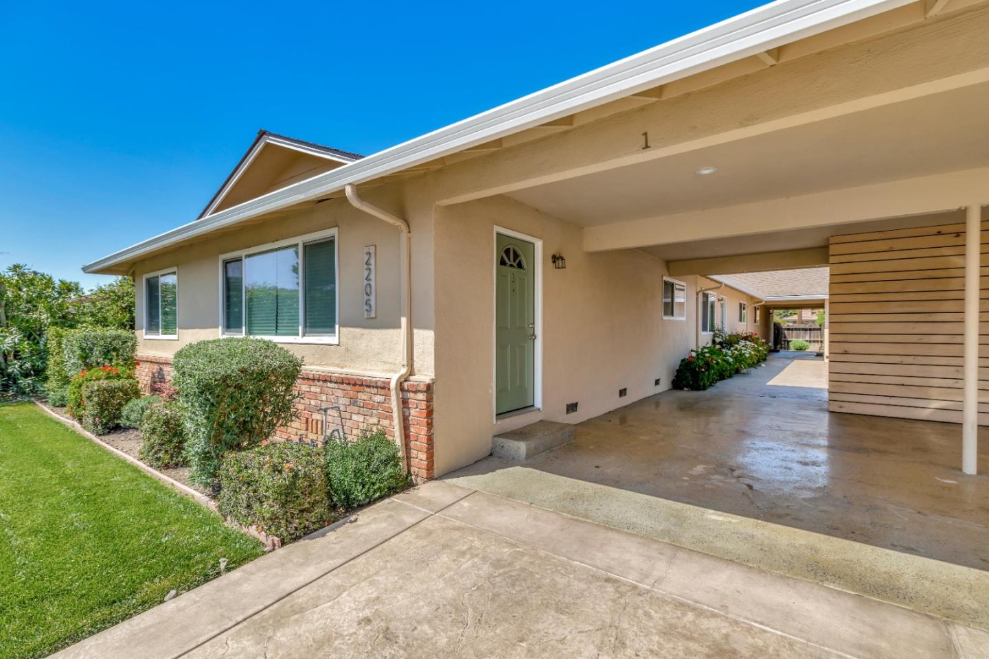 Detail Gallery Image 6 of 12 For 2205 Royal Dr, Santa Clara,  CA 95050 - – Beds | – Baths