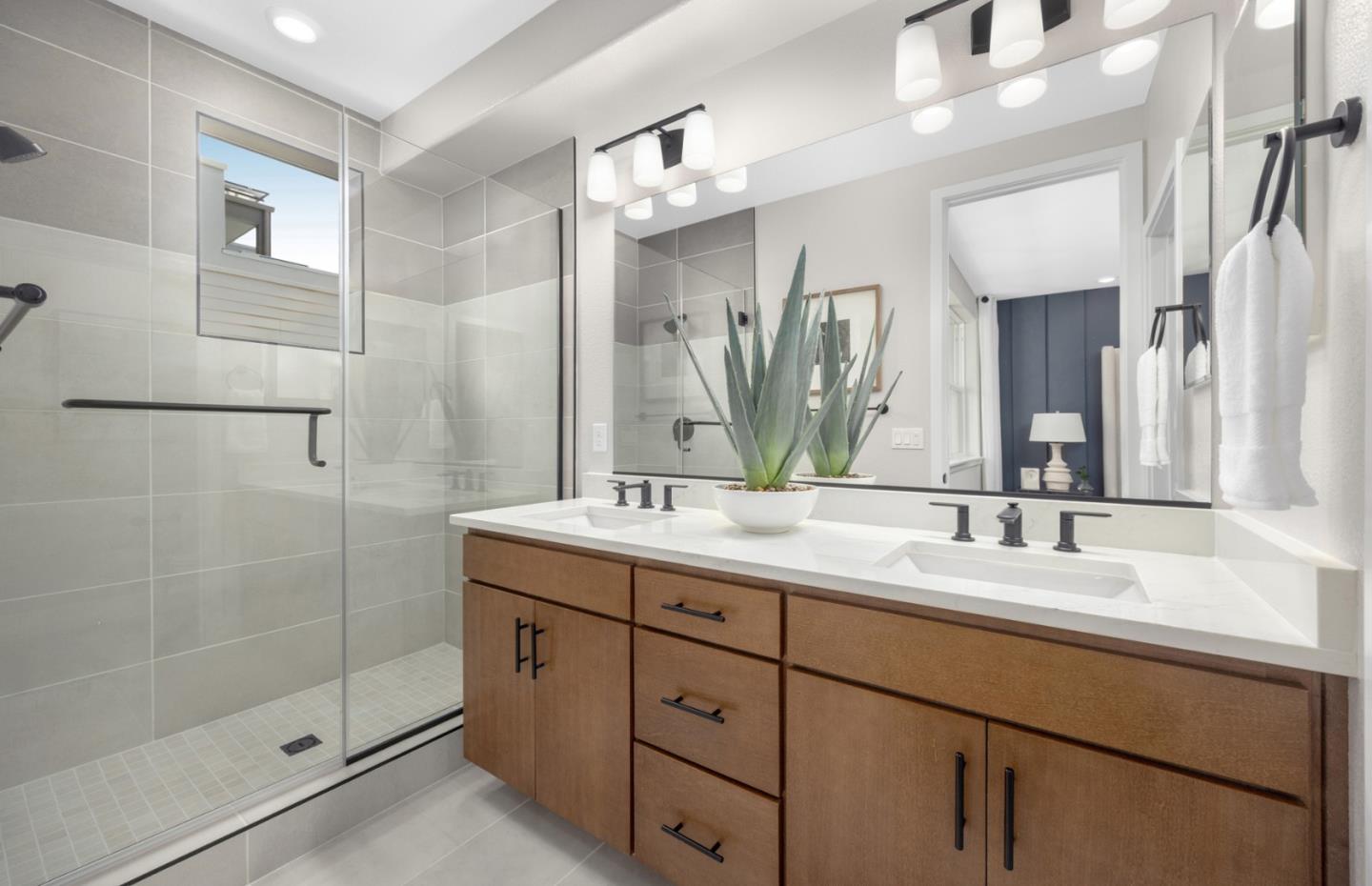 Detail Gallery Image 10 of 13 For 2457 Willow Way, San Mateo,  CA 94403 - 2 Beds | 2/1 Baths