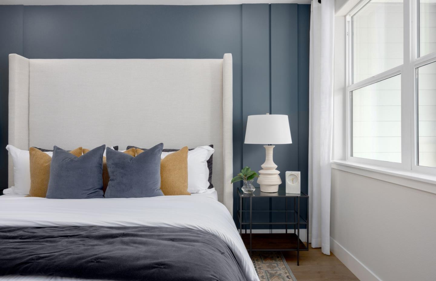 Detail Gallery Image 12 of 13 For 2457 Willow Way, San Mateo,  CA 94403 - 2 Beds | 2/1 Baths