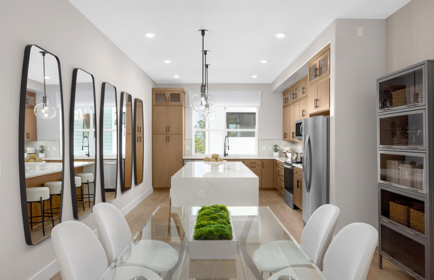 Detail Gallery Image 7 of 13 For 2457 Willow Way, San Mateo,  CA 94403 - 2 Beds | 2/1 Baths