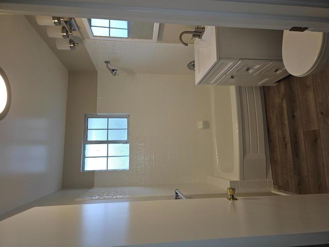 Detail Gallery Image 17 of 20 For 160 Clarendon Rd a,  Pacifica,  CA 94044 - 2 Beds | 1 Baths