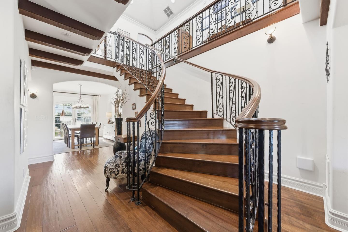 Detail Gallery Image 13 of 56 For 926 Rosewood Ave, San Carlos,  CA 94070 - 4 Beds | 2/1 Baths