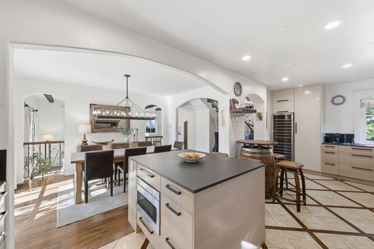 Detail Gallery Image 16 of 56 For 926 Rosewood Ave, San Carlos,  CA 94070 - 4 Beds | 2/1 Baths