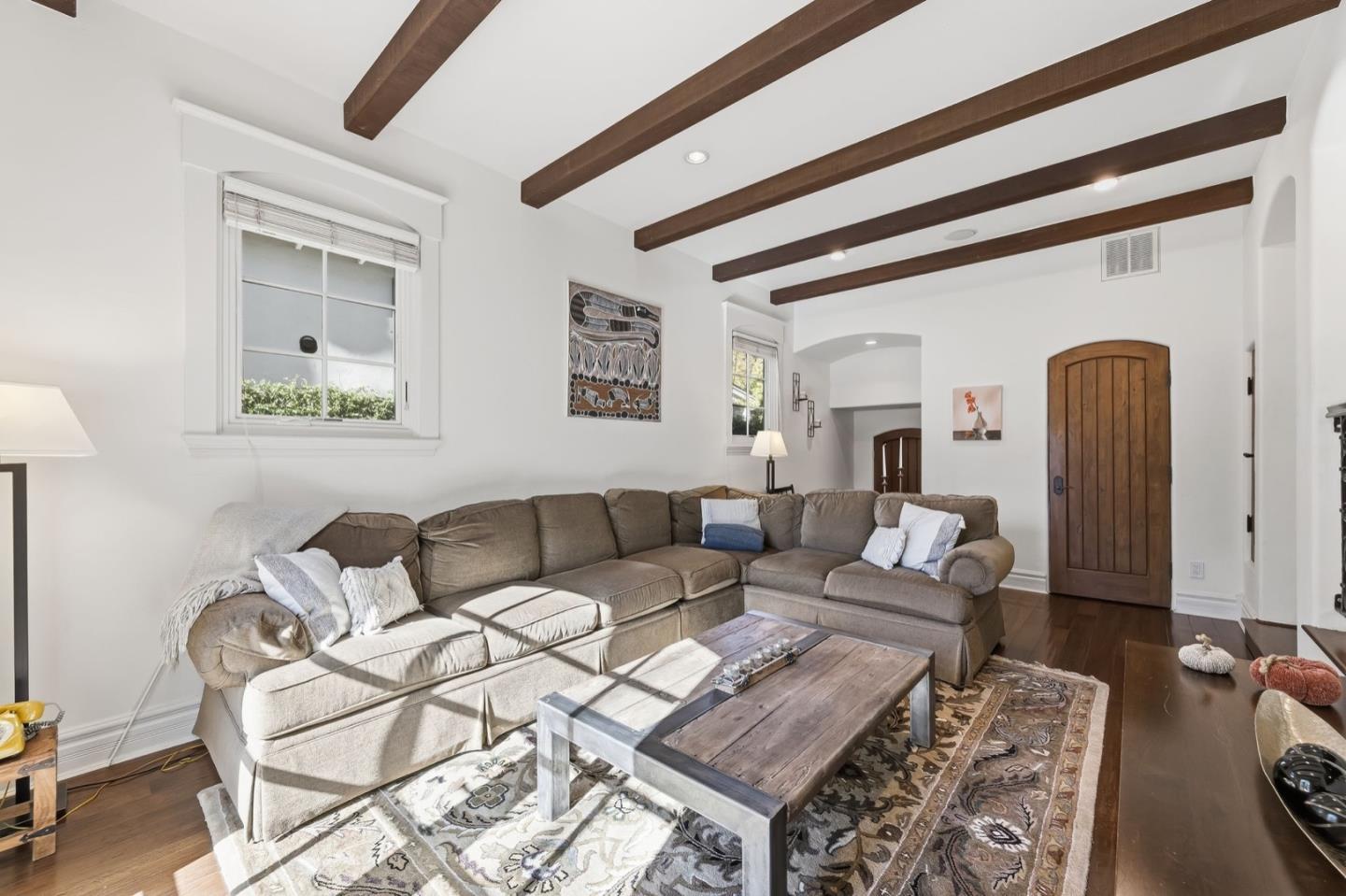 Detail Gallery Image 24 of 56 For 926 Rosewood Ave, San Carlos,  CA 94070 - 4 Beds | 2/1 Baths