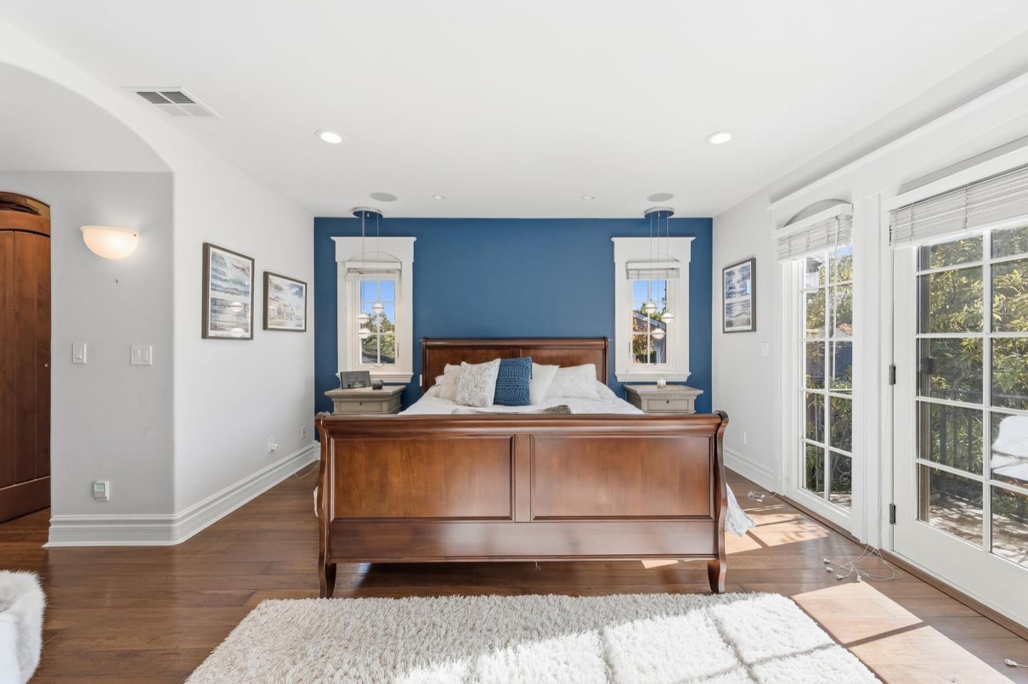 Detail Gallery Image 29 of 56 For 926 Rosewood Ave, San Carlos,  CA 94070 - 4 Beds | 2/1 Baths