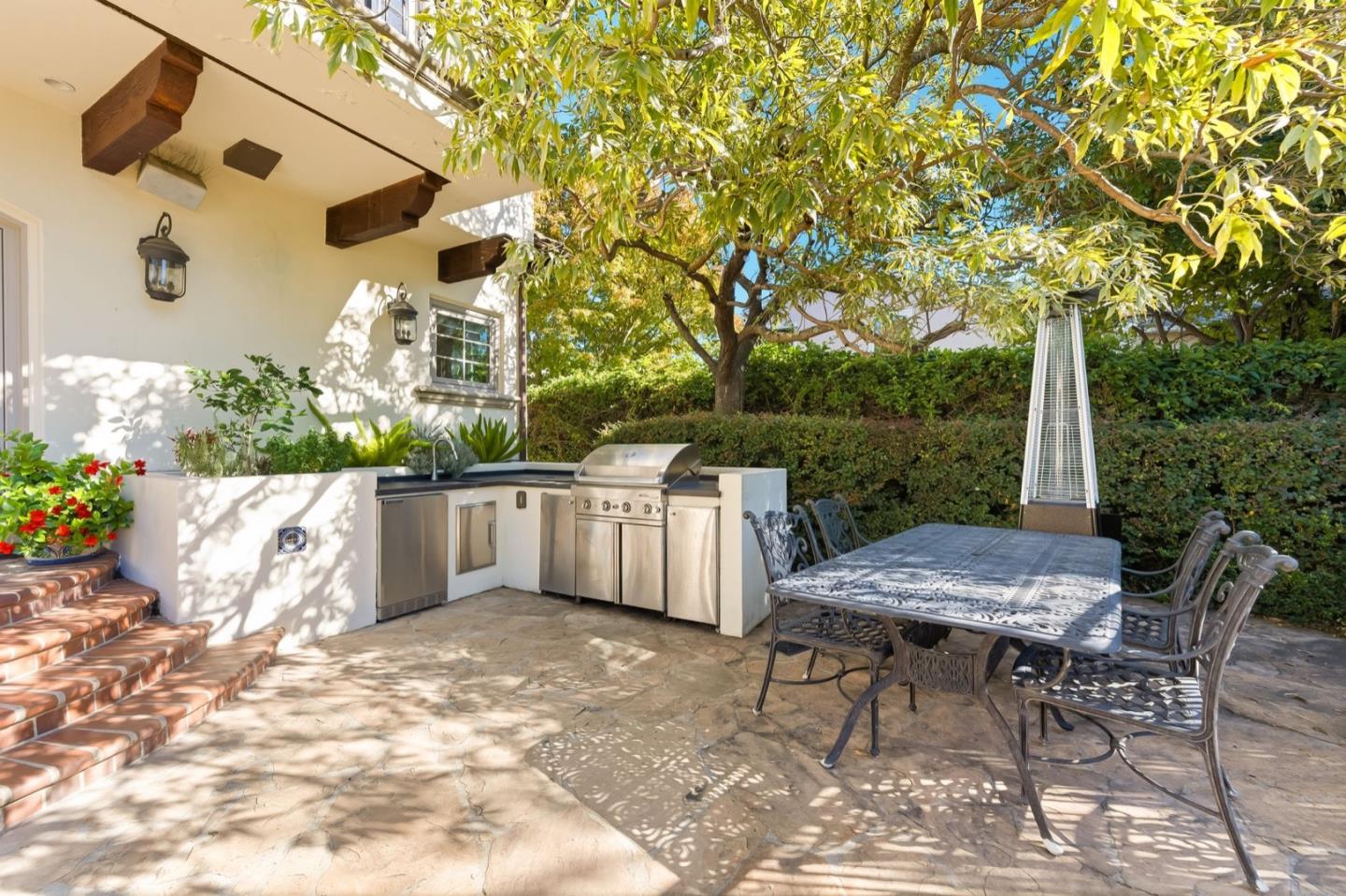 Detail Gallery Image 47 of 56 For 926 Rosewood Ave, San Carlos,  CA 94070 - 4 Beds | 2/1 Baths