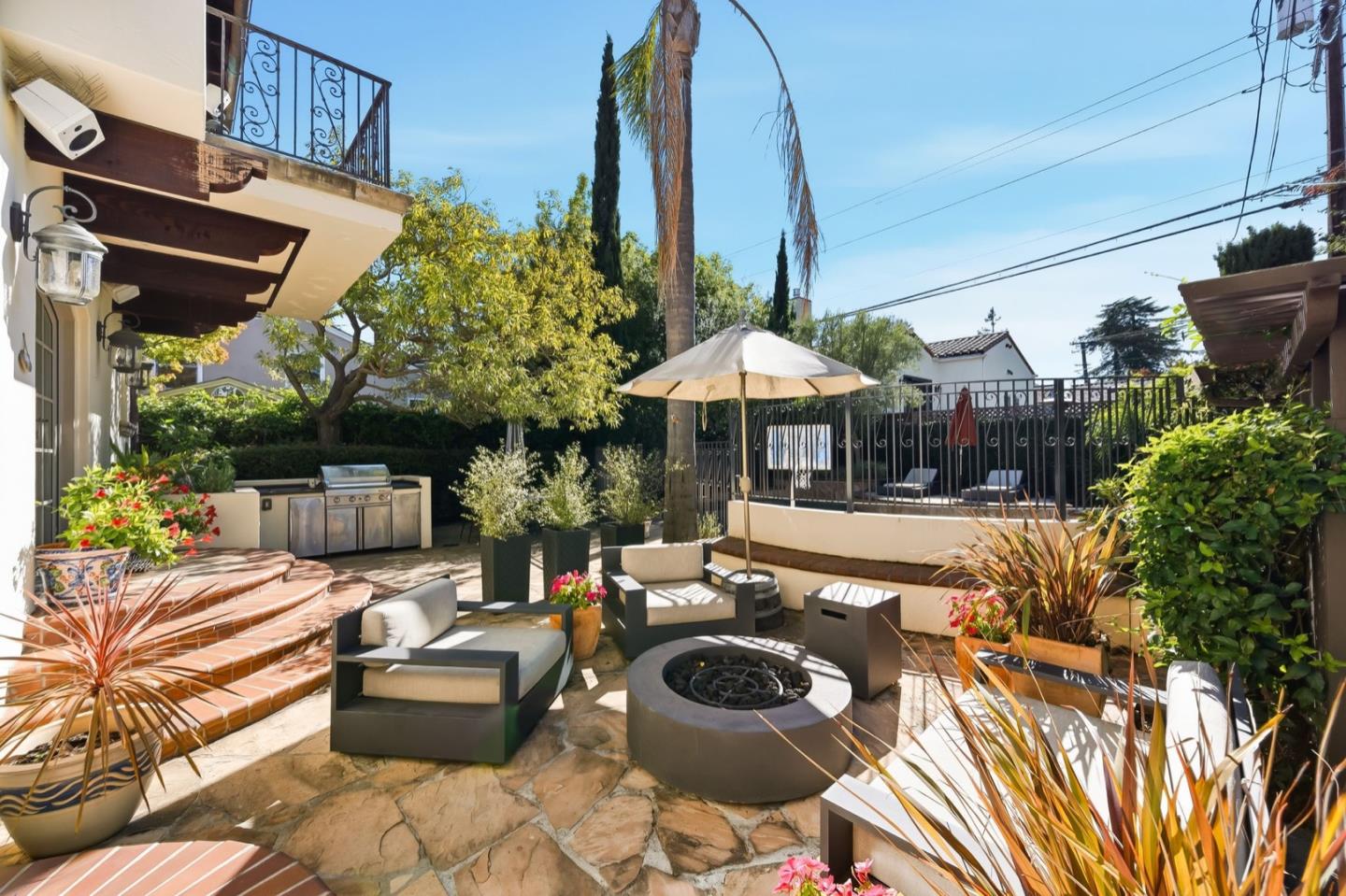 Detail Gallery Image 49 of 56 For 926 Rosewood Ave, San Carlos,  CA 94070 - 4 Beds | 2/1 Baths