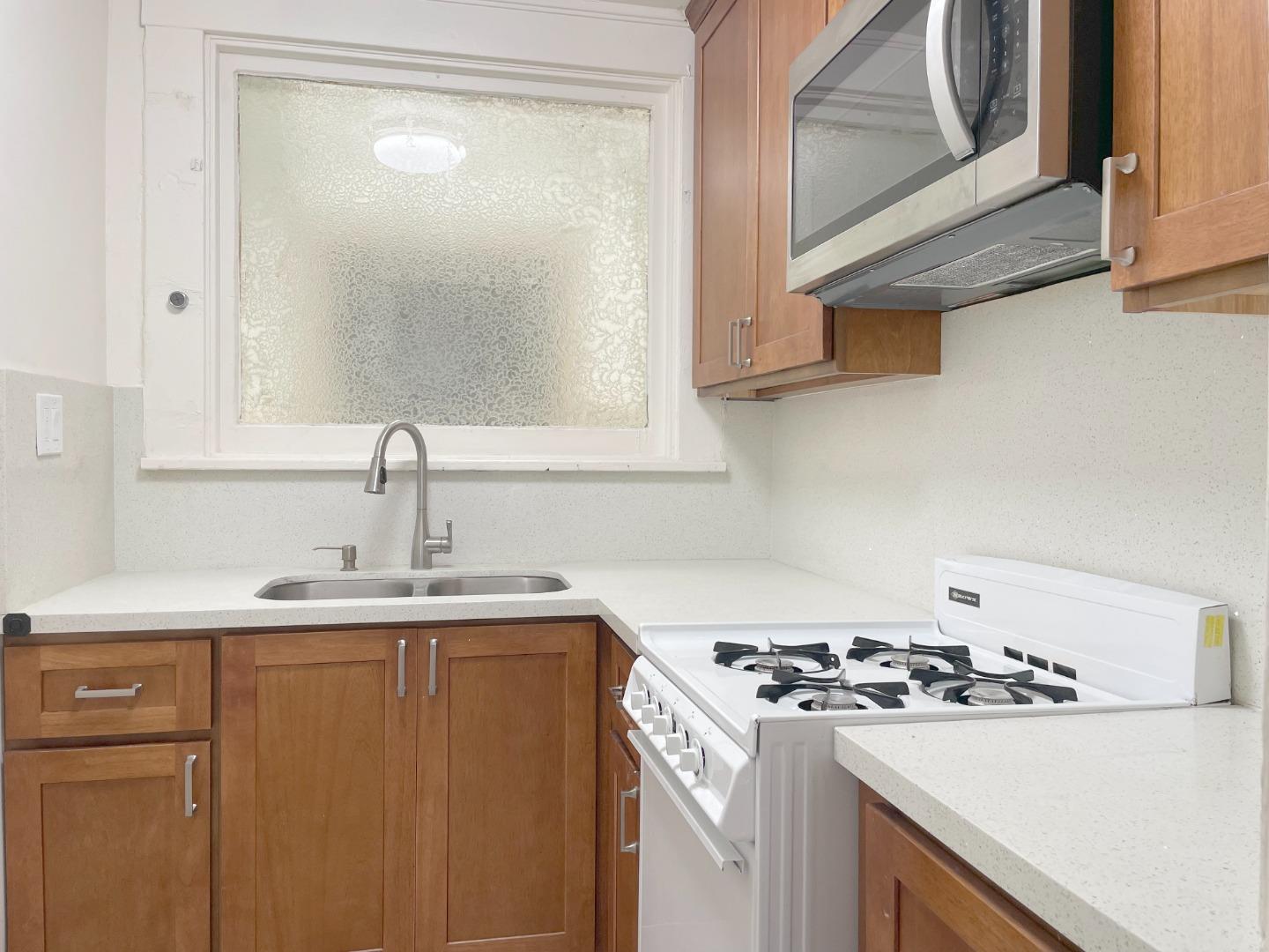 411 East Santa Clara Street UNIT b, San Jose, CA, 95113