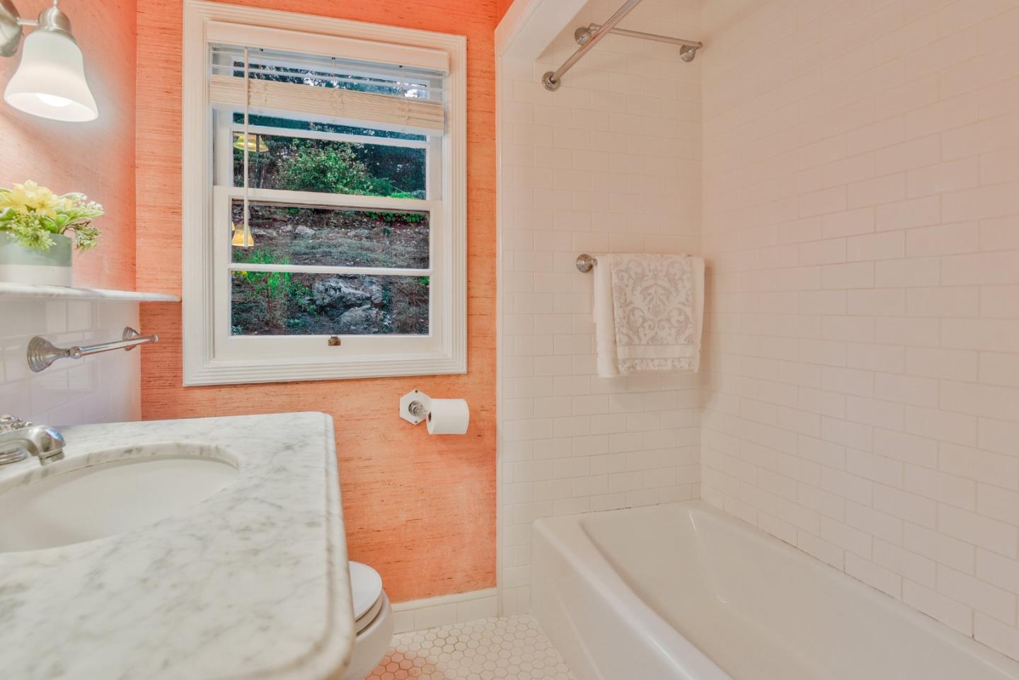 Detail Gallery Image 17 of 40 For 14 Belle Ave, San Rafael,  CA 94901 - 4 Beds | 3 Baths