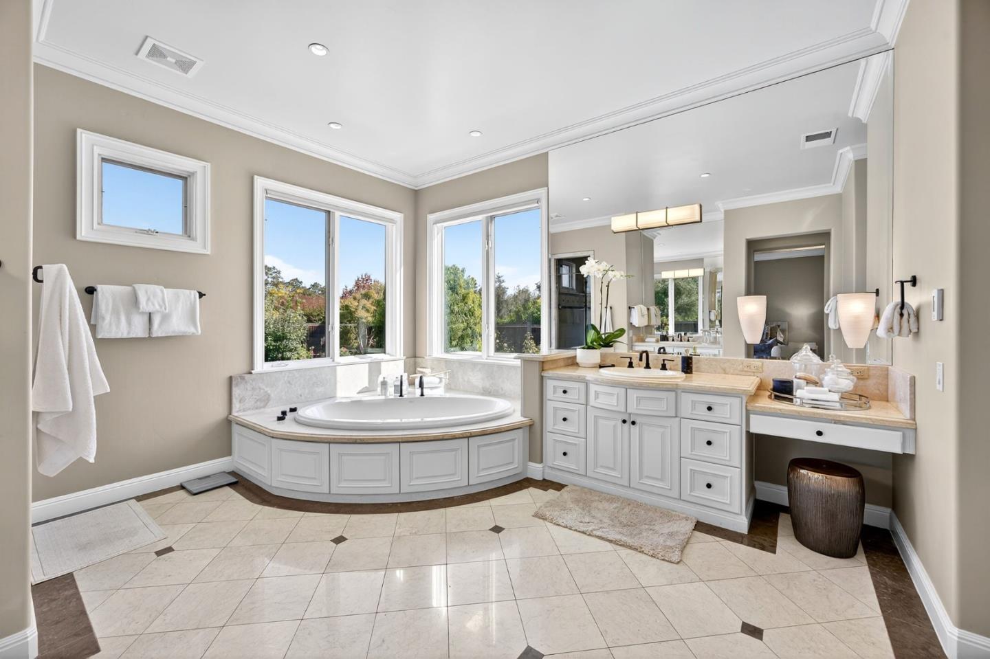 Detail Gallery Image 21 of 35 For 20063 Spaich Ct, Saratoga,  CA 95070 - 5 Beds | 5/1 Baths