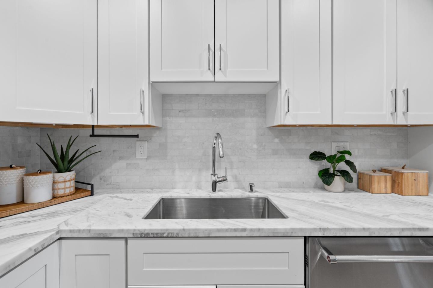 Detail Gallery Image 10 of 27 For 766 Pollard Rd, Los Gatos,  CA 95032 - 3 Beds | 2/1 Baths