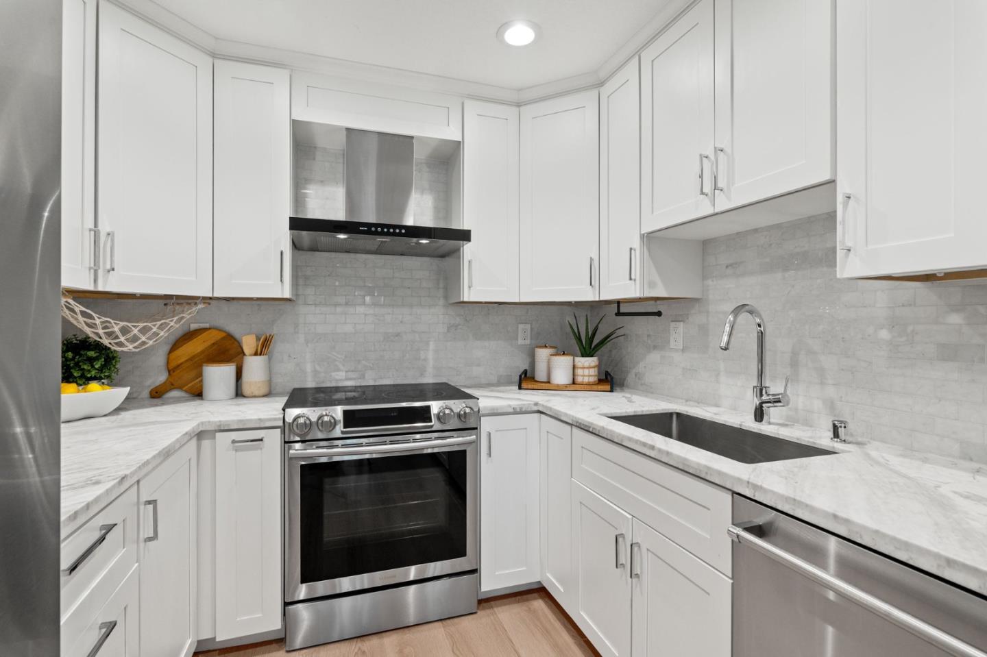 Detail Gallery Image 8 of 27 For 766 Pollard Rd, Los Gatos,  CA 95032 - 3 Beds | 2/1 Baths