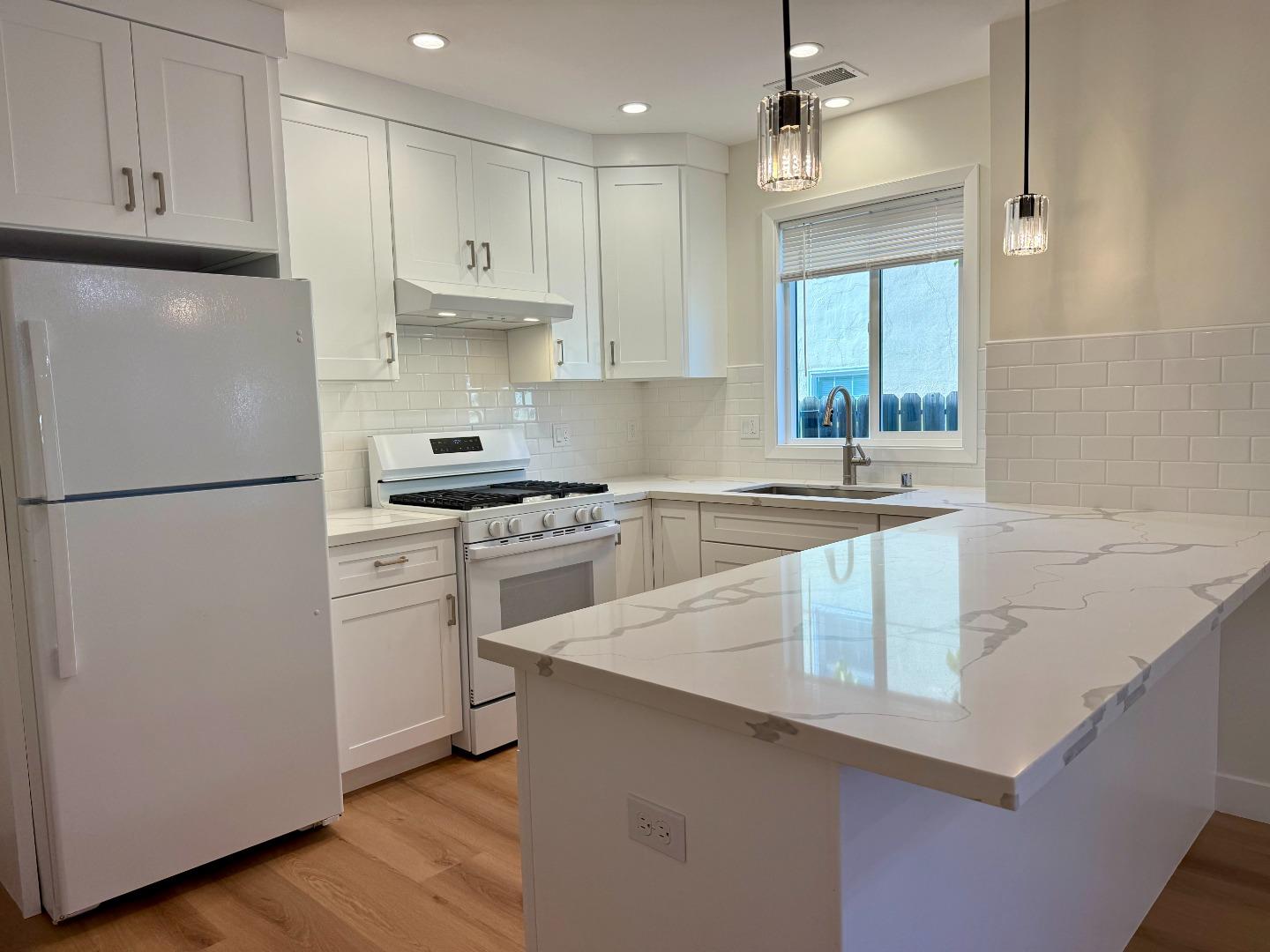 Detail Gallery Image 10 of 24 For 634 Fulton St, Redwood City,  CA 94063 - 2 Beds | 1 Baths