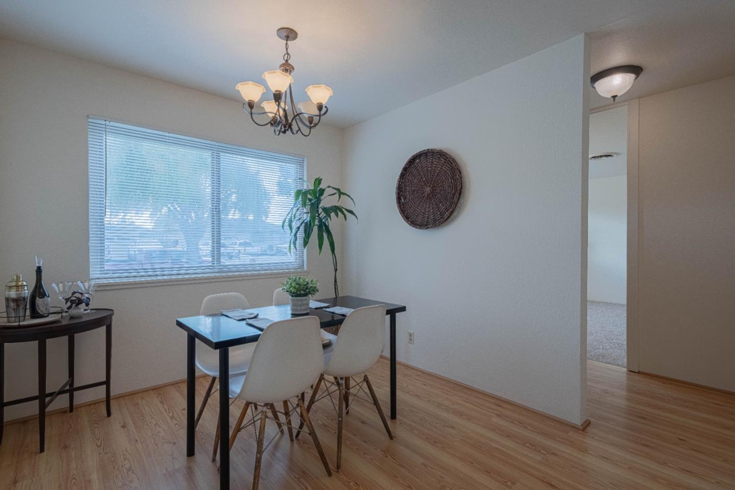 Detail Gallery Image 4 of 28 For 572 Inca Way, Salinas,  CA 93906 - 4 Beds | 2 Baths