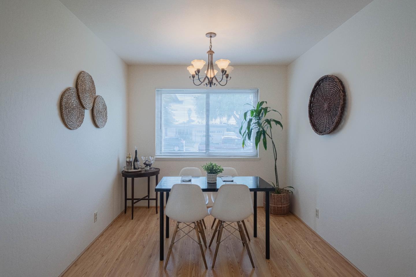 Detail Gallery Image 5 of 28 For 572 Inca Way, Salinas,  CA 93906 - 4 Beds | 2 Baths