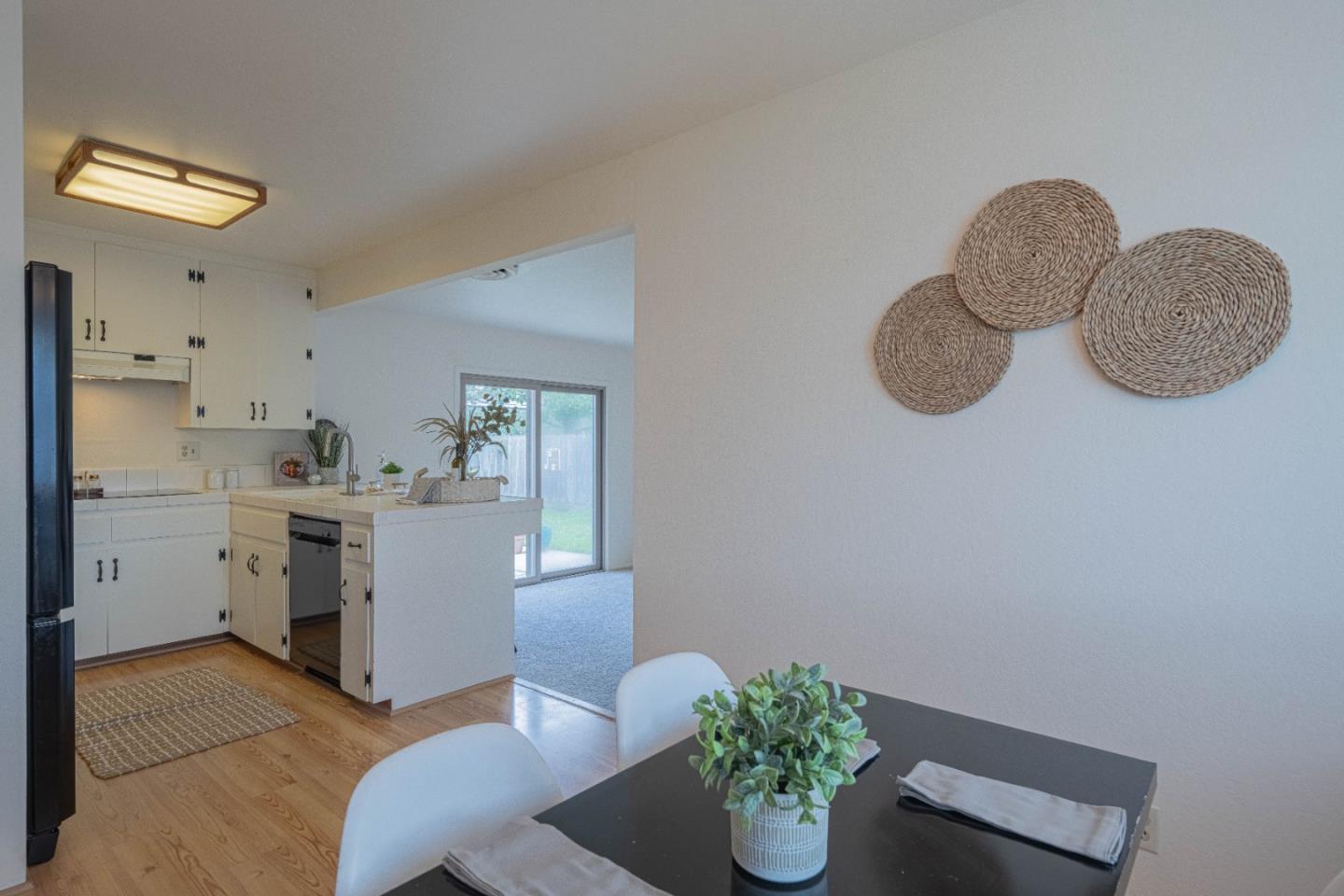 Detail Gallery Image 6 of 28 For 572 Inca Way, Salinas,  CA 93906 - 4 Beds | 2 Baths