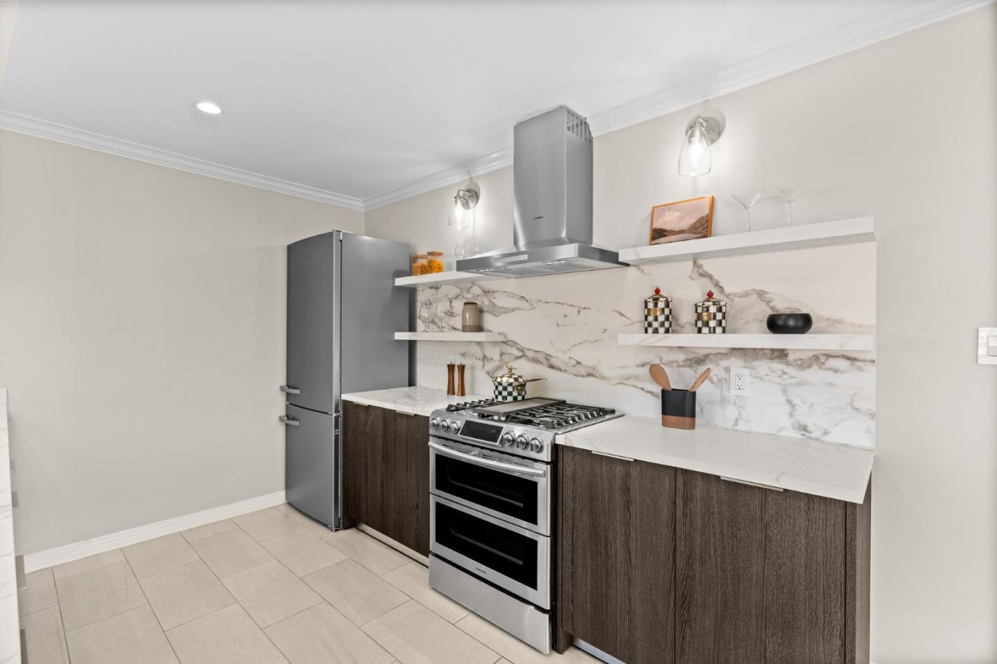 Detail Gallery Image 12 of 29 For 1041 Menlo Oaks Dr, Menlo Park,  CA 94025 - 3 Beds | 2 Baths