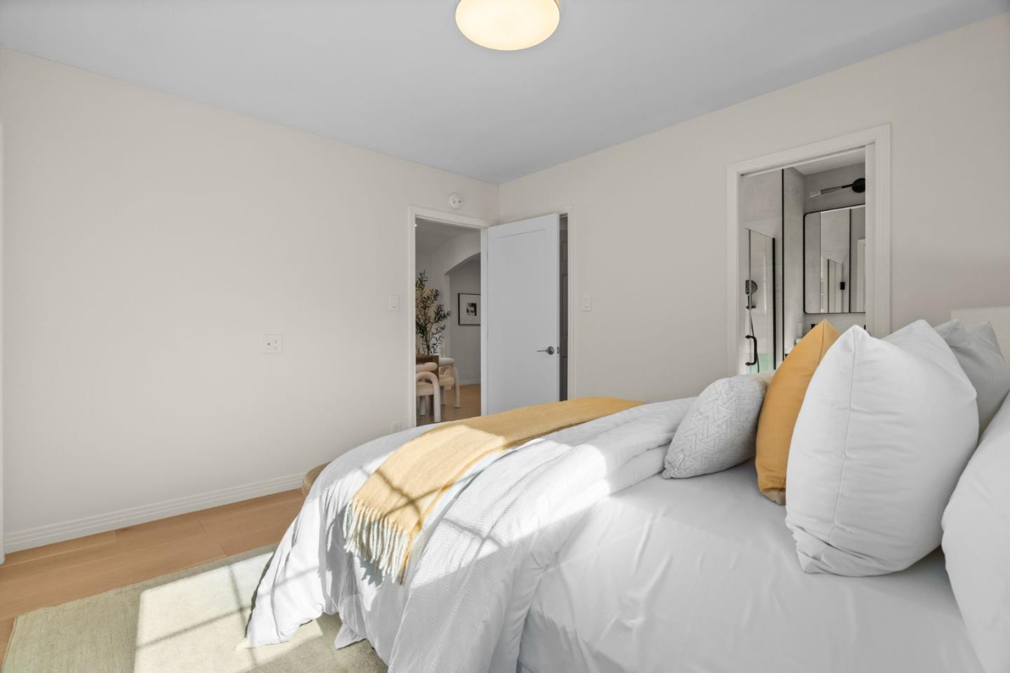 Detail Gallery Image 20 of 29 For 1041 Menlo Oaks Dr, Menlo Park,  CA 94025 - 3 Beds | 2 Baths