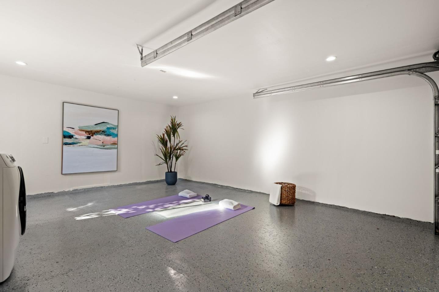 Detail Gallery Image 23 of 29 For 1041 Menlo Oaks Dr, Menlo Park,  CA 94025 - 3 Beds | 2 Baths