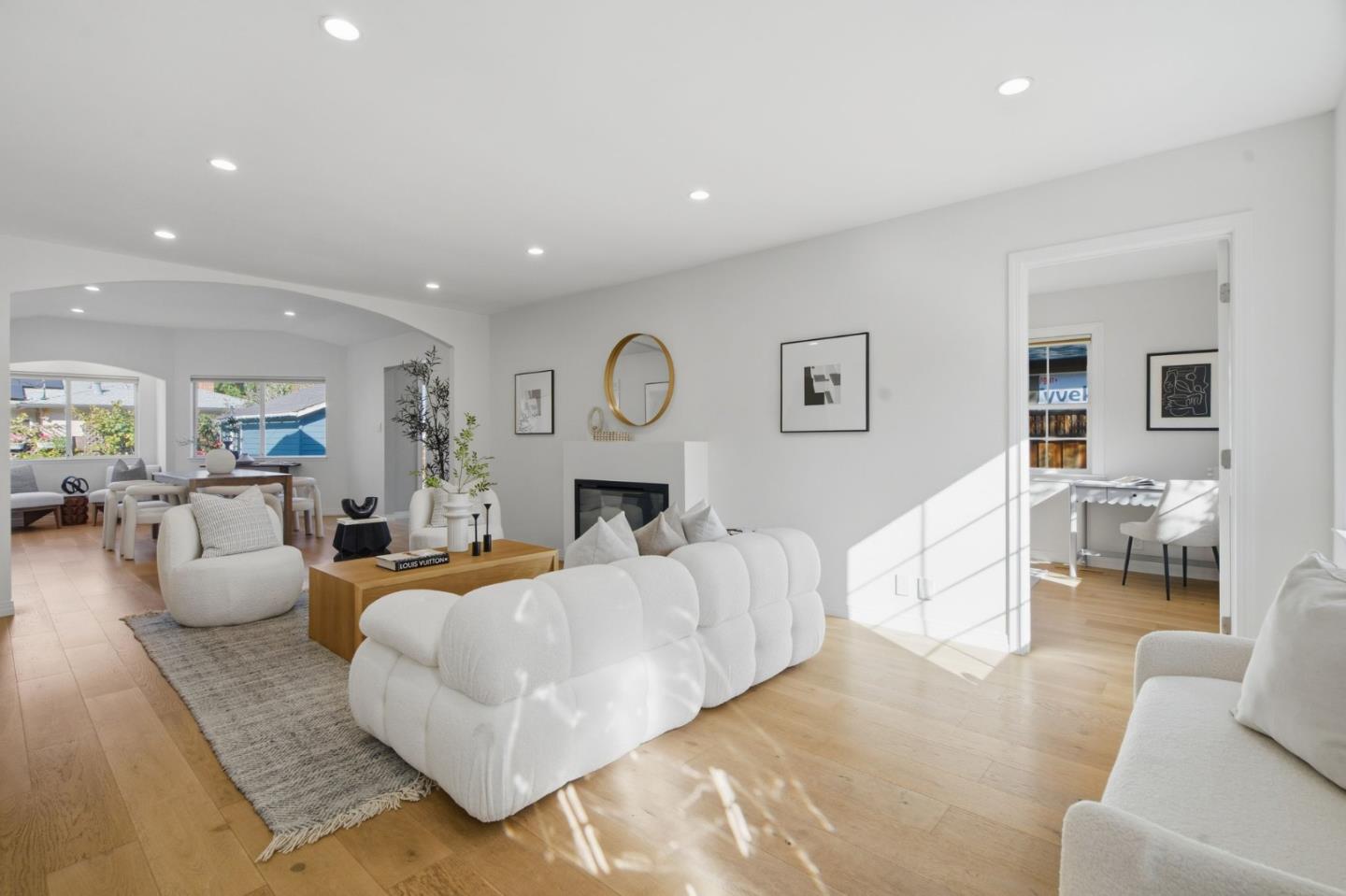 Detail Gallery Image 3 of 29 For 1041 Menlo Oaks Dr, Menlo Park,  CA 94025 - 3 Beds | 2 Baths