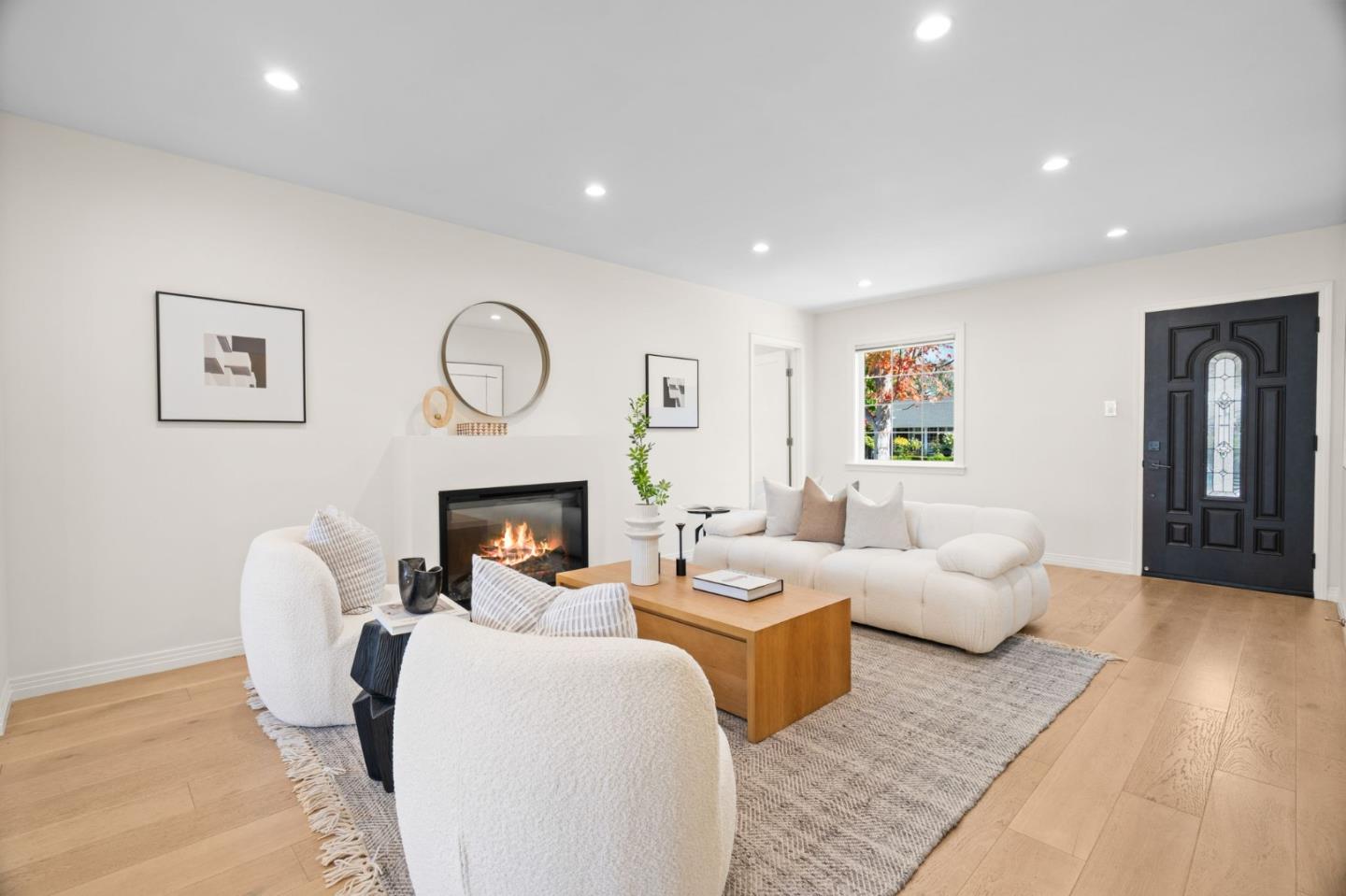 Detail Gallery Image 5 of 29 For 1041 Menlo Oaks Dr, Menlo Park,  CA 94025 - 3 Beds | 2 Baths