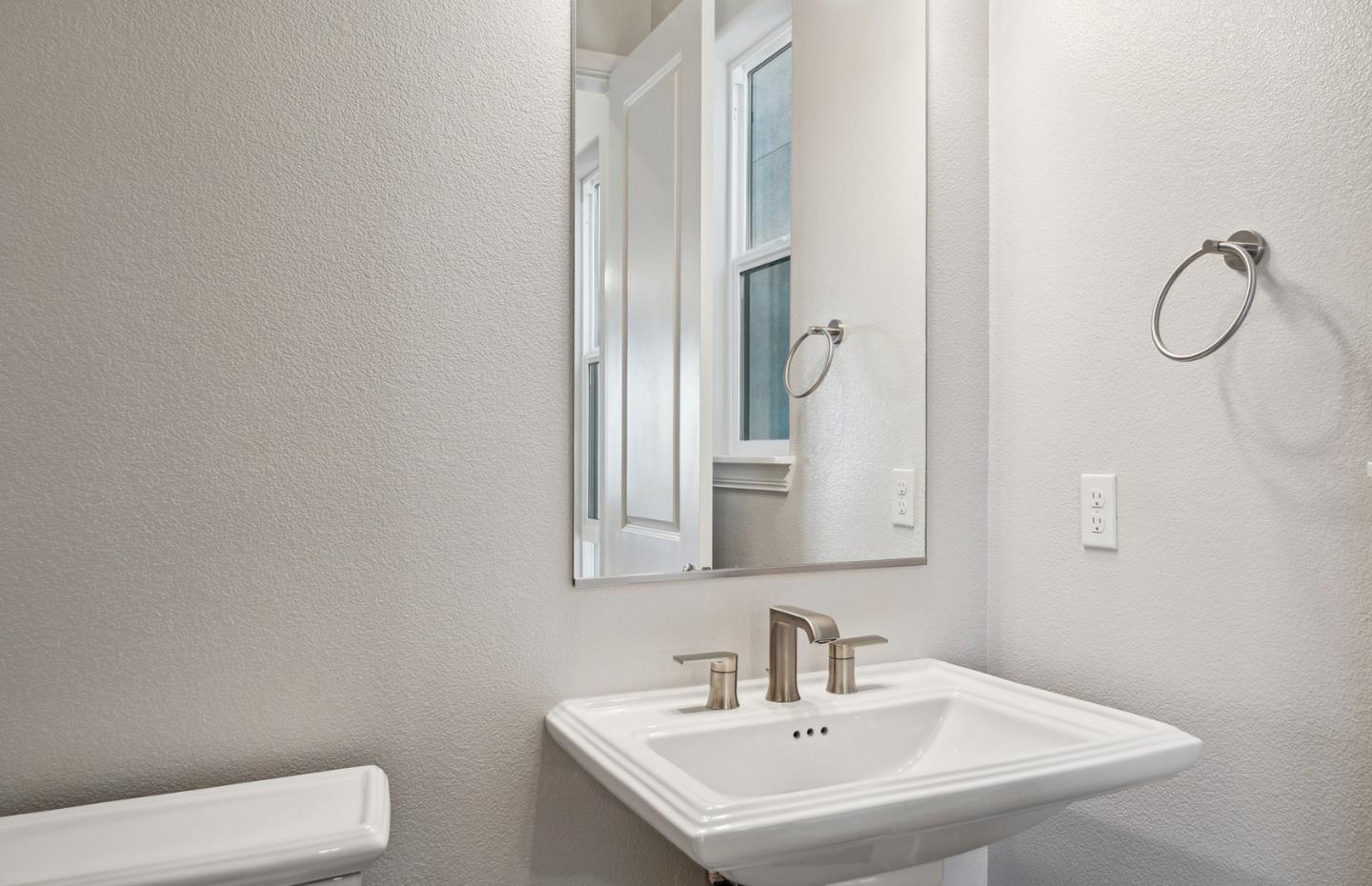 Detail Gallery Image 36 of 66 For 2512 Sage St, San Mateo,  CA 94403 - 4 Beds | 3/1 Baths