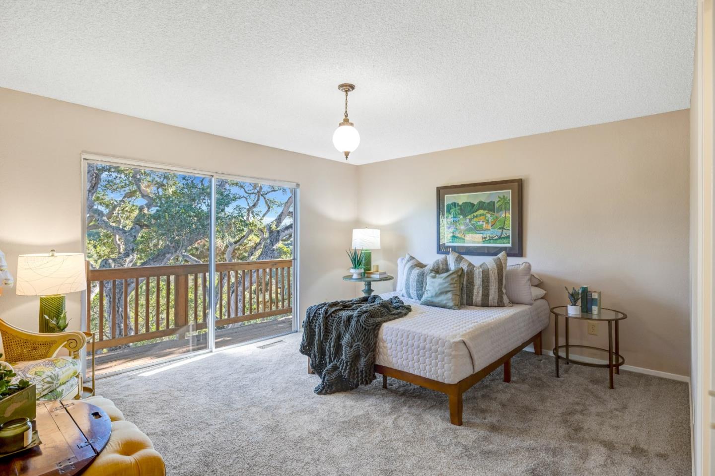 Detail Gallery Image 11 of 24 For 25 Los Encinos Dr, Del Rey Oaks,  CA 93940 - 4 Beds | 2/1 Baths