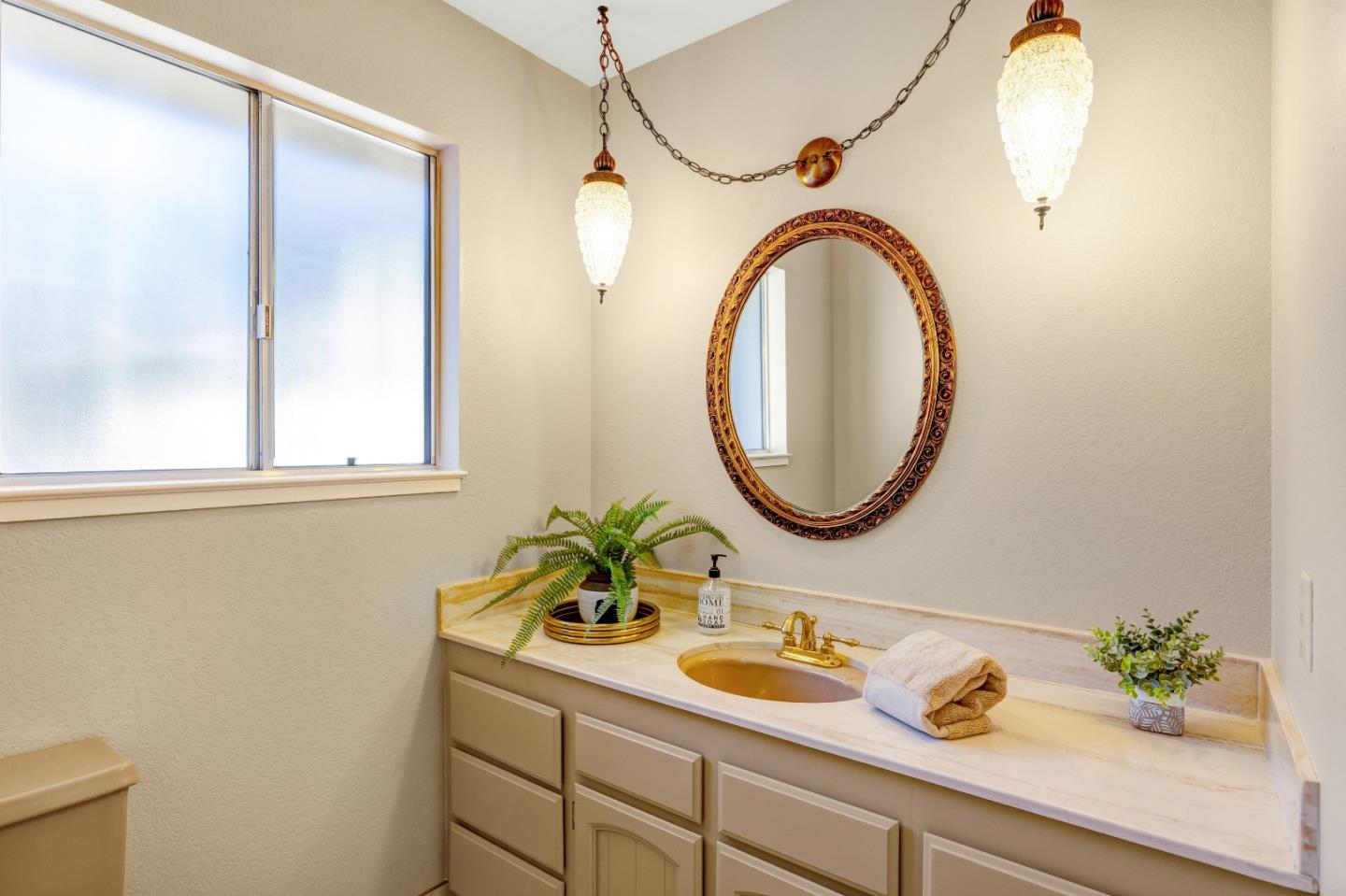 Detail Gallery Image 20 of 24 For 25 Los Encinos Dr, Del Rey Oaks,  CA 93940 - 4 Beds | 2/1 Baths