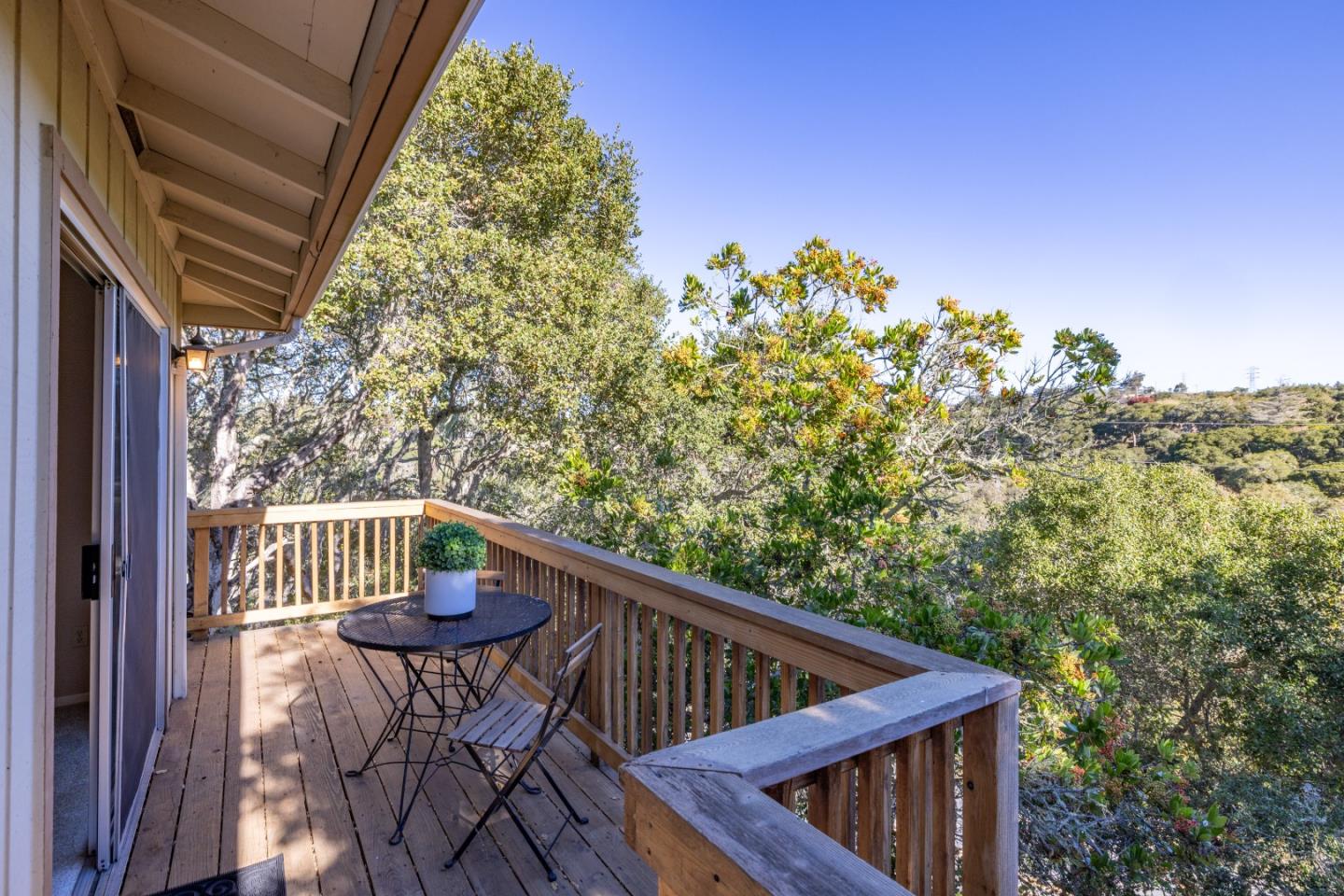 Detail Gallery Image 22 of 24 For 25 Los Encinos Dr, Del Rey Oaks,  CA 93940 - 4 Beds | 2/1 Baths